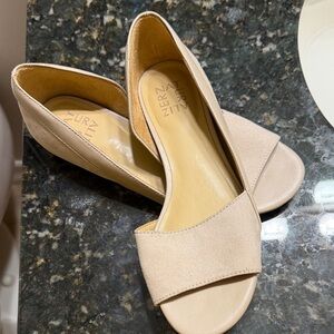 Naturalizer Women's Cream Open-Toe Flats